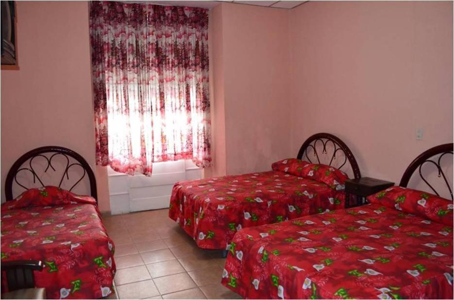 Victoria Hotel 2*